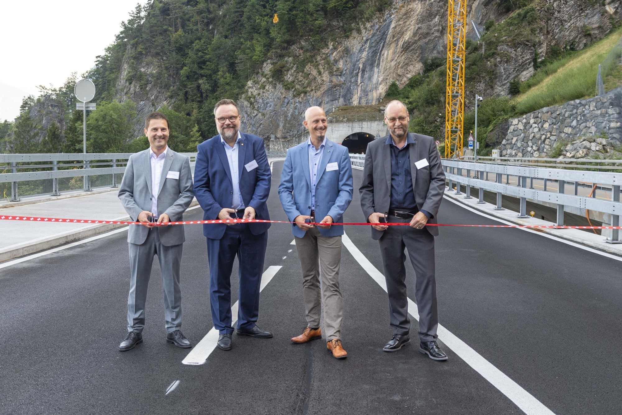 Bau Hilfsbrücke Gumpisch für neue Axenstrasse