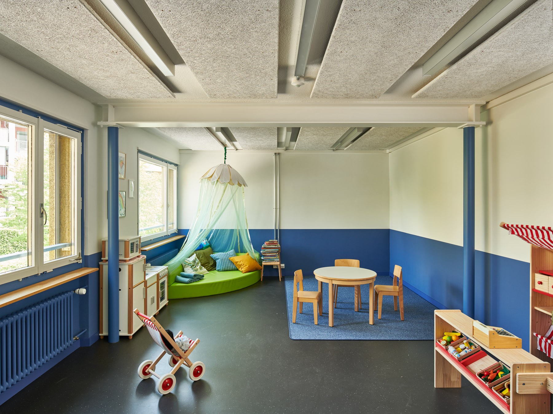 Möbliertes Kindergartenzimmer im Kindergarten Mööslistrasse -