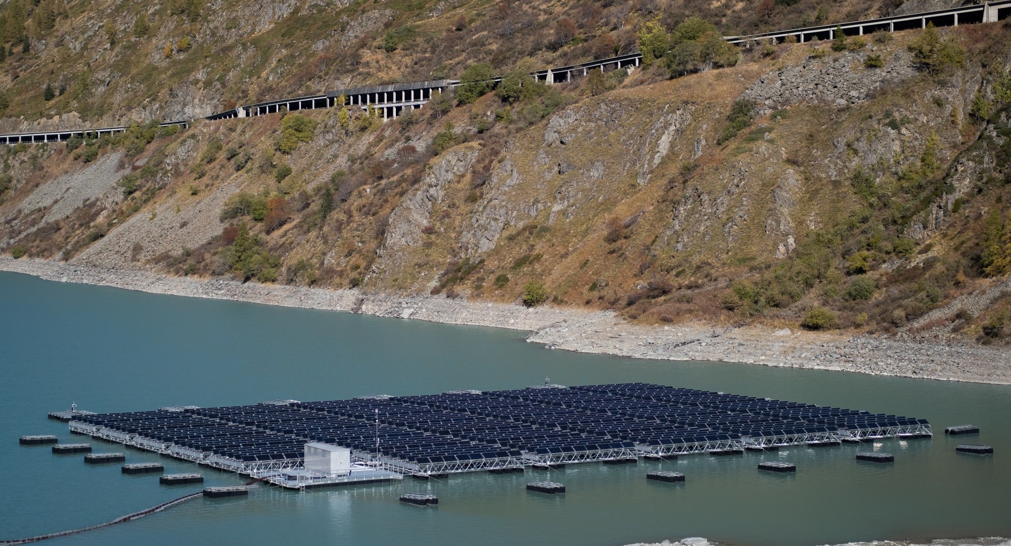 Solaranlage auf dem Lac des Toules VS