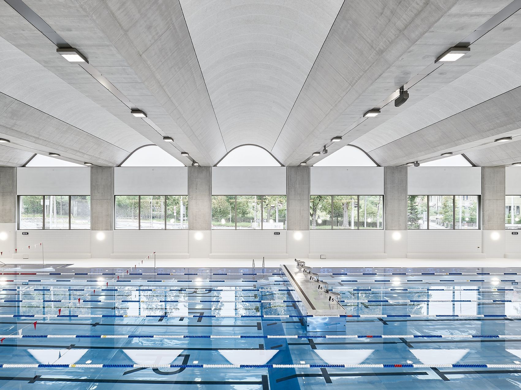 50-Meter-Becken in Schwimmhalle Neufeld in Bern