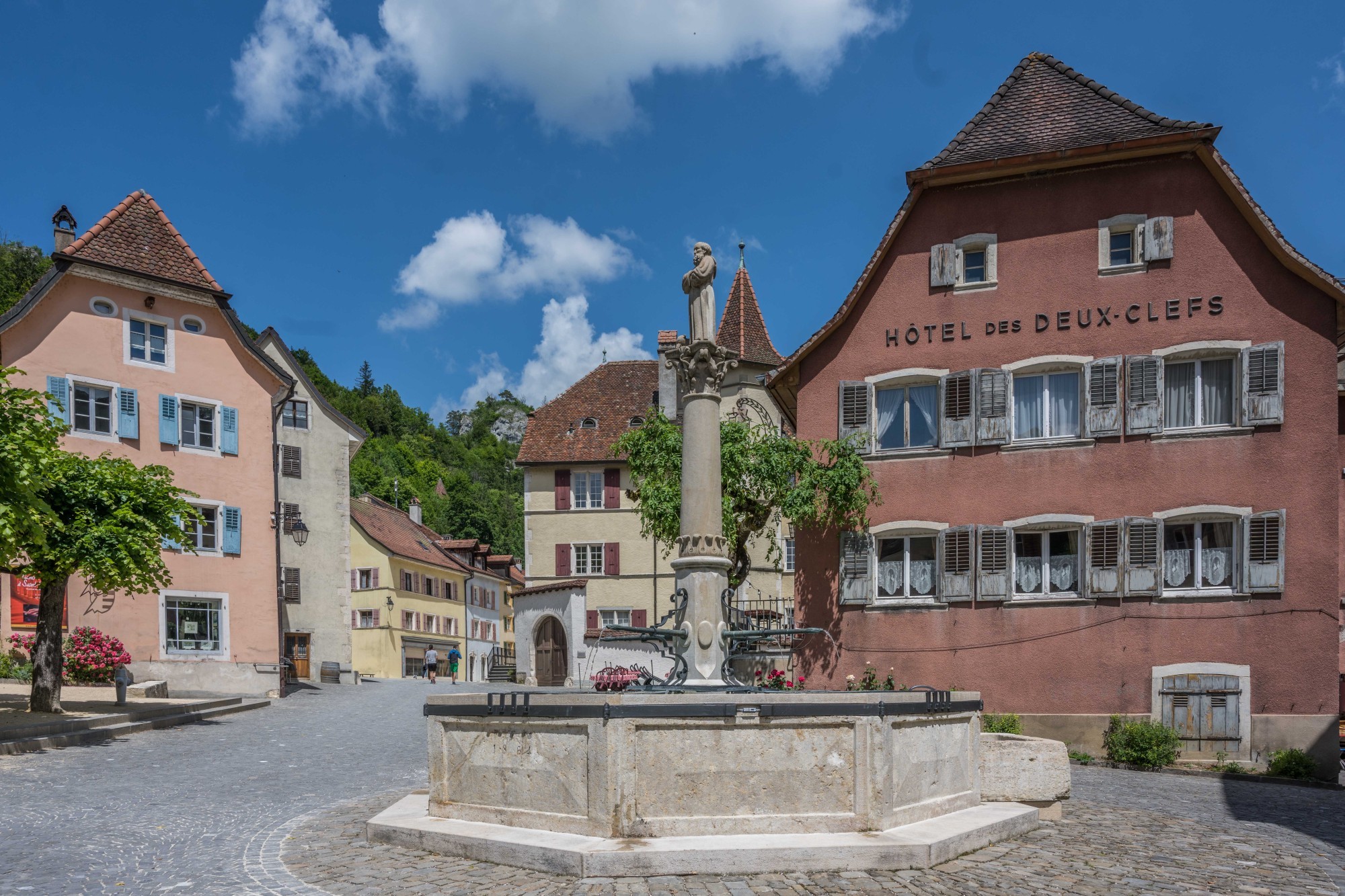 Brunnen im Zentrum von Saint-Ursanne