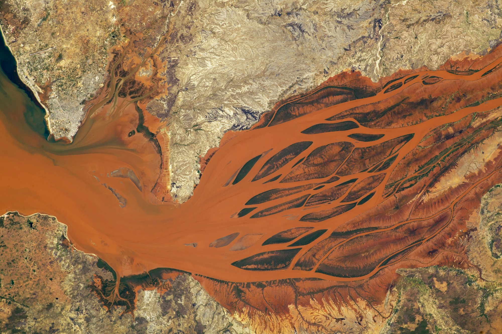 Betsiboka-Flussdelta in Madagaskar aus dem Orbit