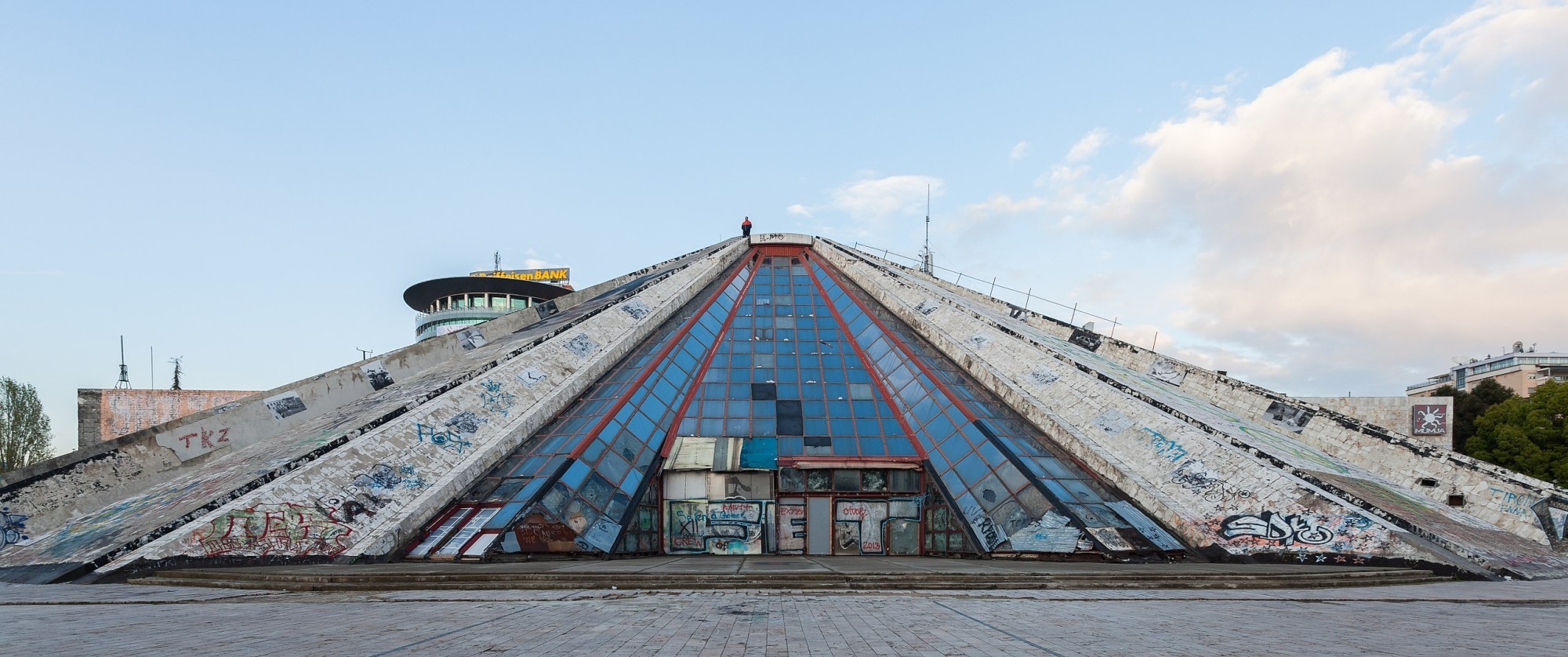 Pyramide von Tirana vor dem Umbau