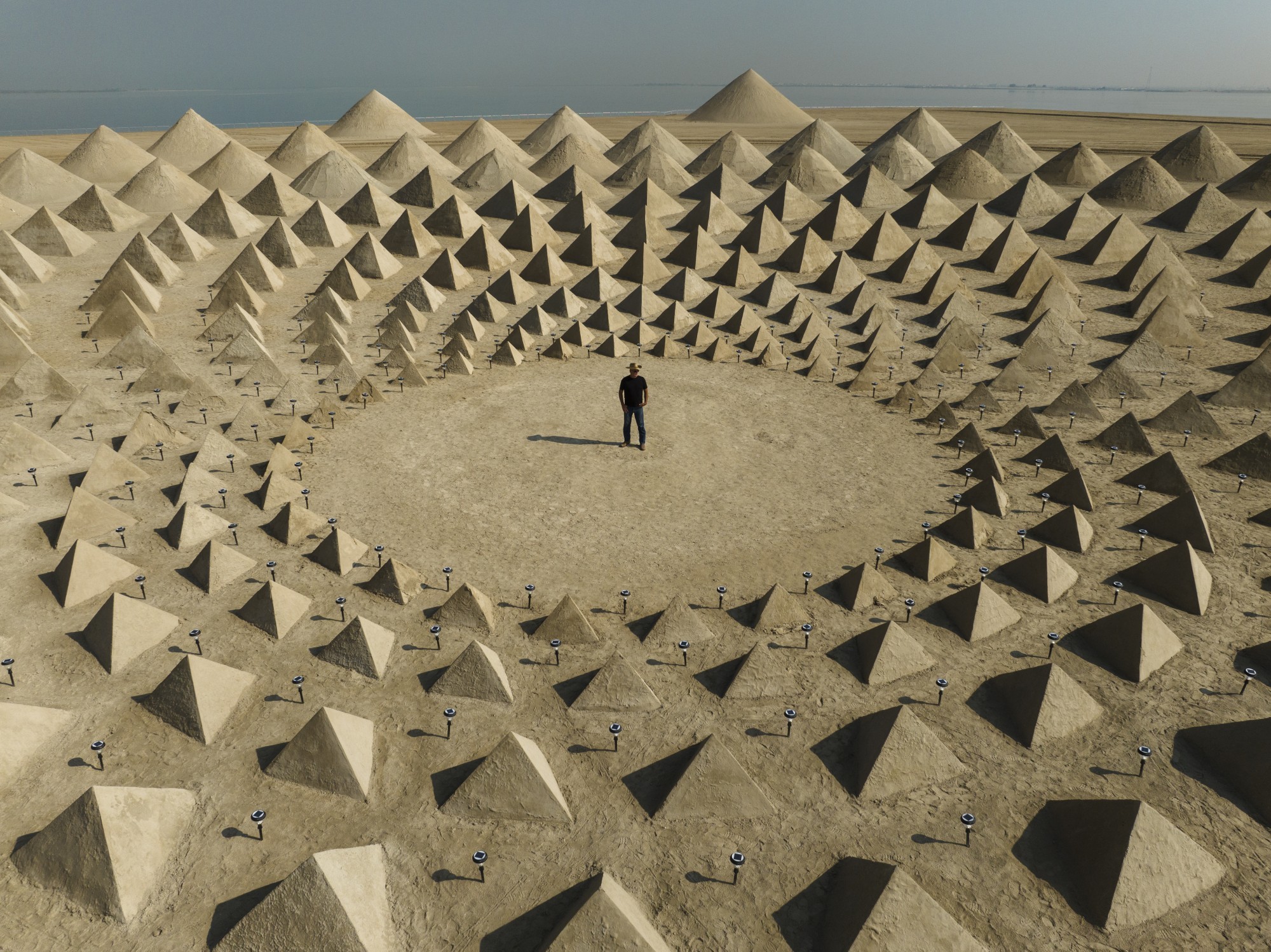 Sandskulptur von Jim Denevan in Abu Dhabi