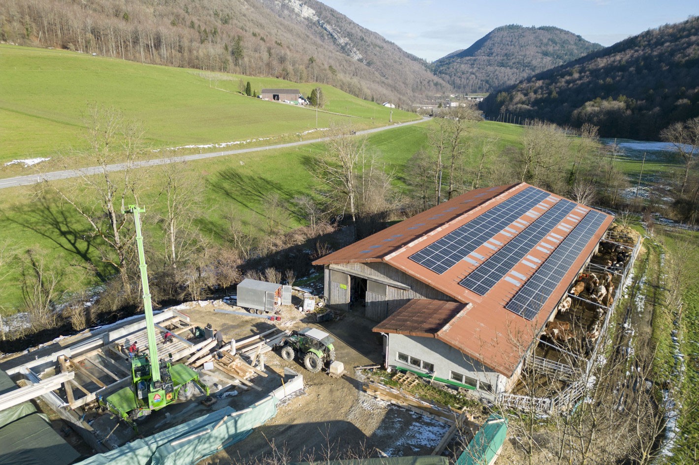 Solaranlage auf Bergbauernhof Boder im Jura