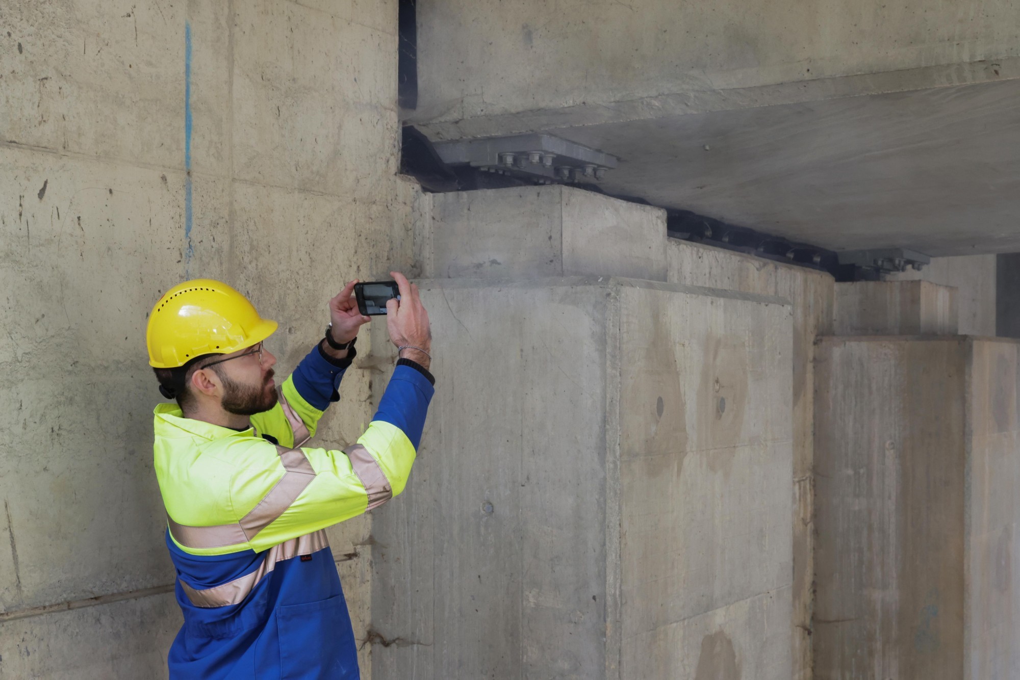 KI-gestützte Risserkennung Beton EPFL