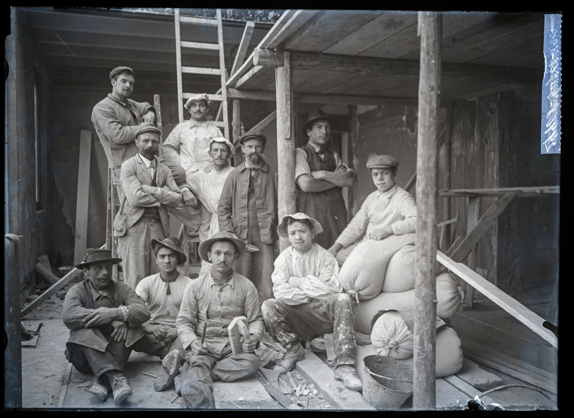 Gruppenbild von Bauarbeitern