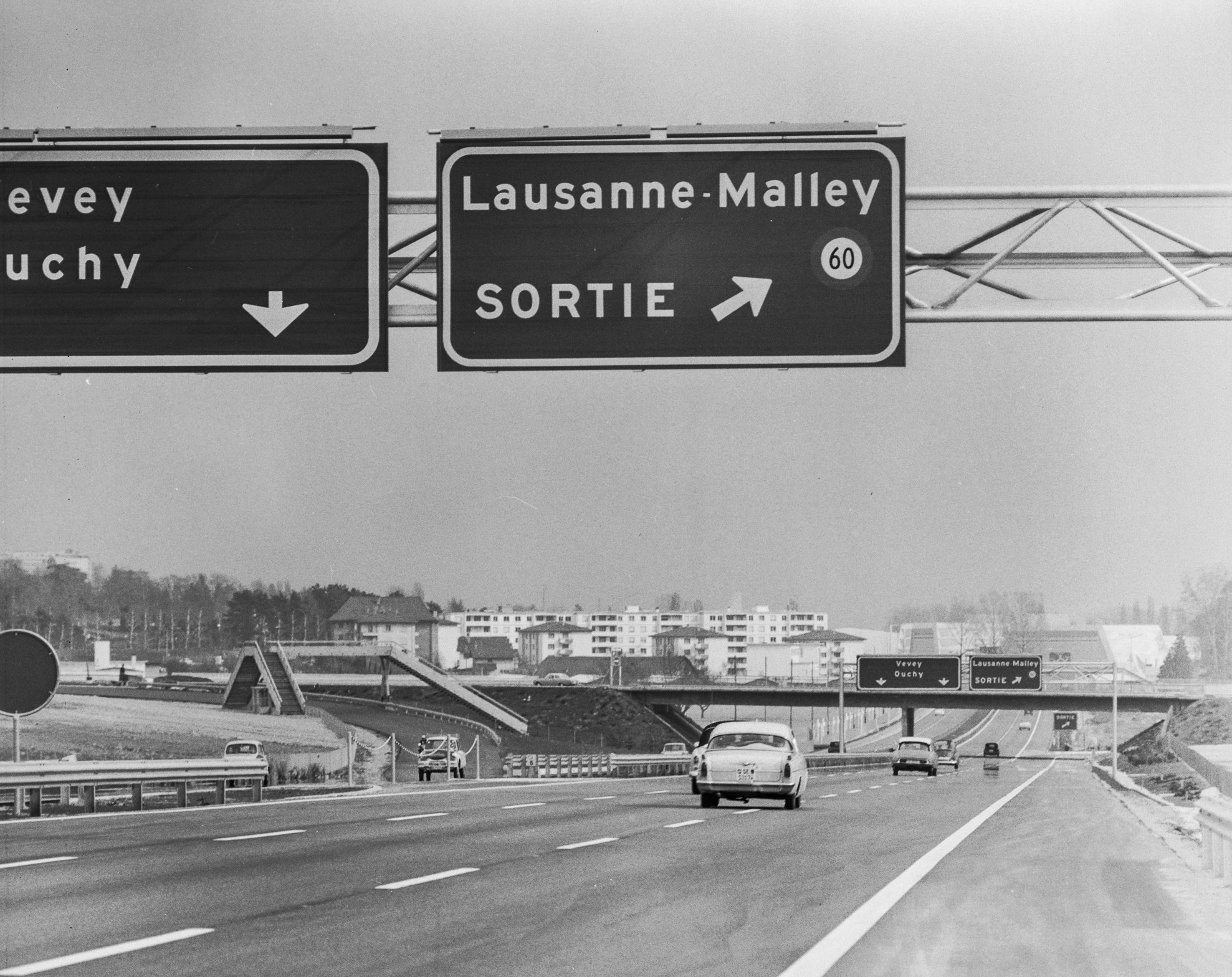 Nationalstrasse N1/Autobahn A1, Abschnitt Genf - Lausanne, Ausfahrt nach Lausanne-Malley, Blick nach Nordosten (NE).