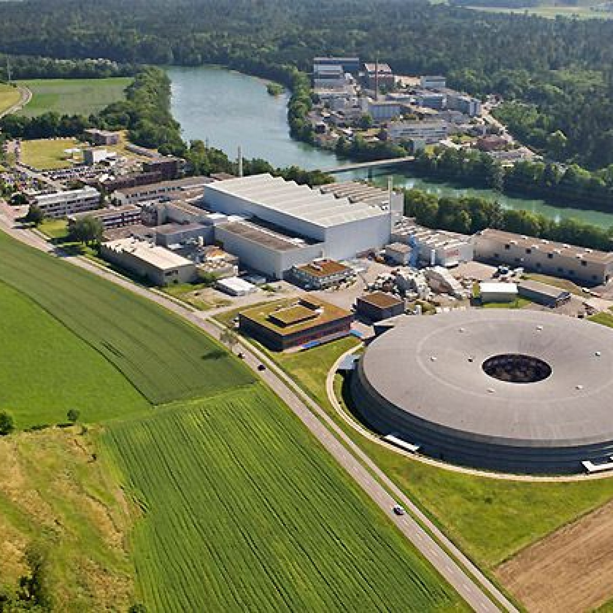 Das PSI in Villigen AG will das atomare Zwischenlager des Bundes in seiner Nachbarschaft ausbauen (Bild: PSI)