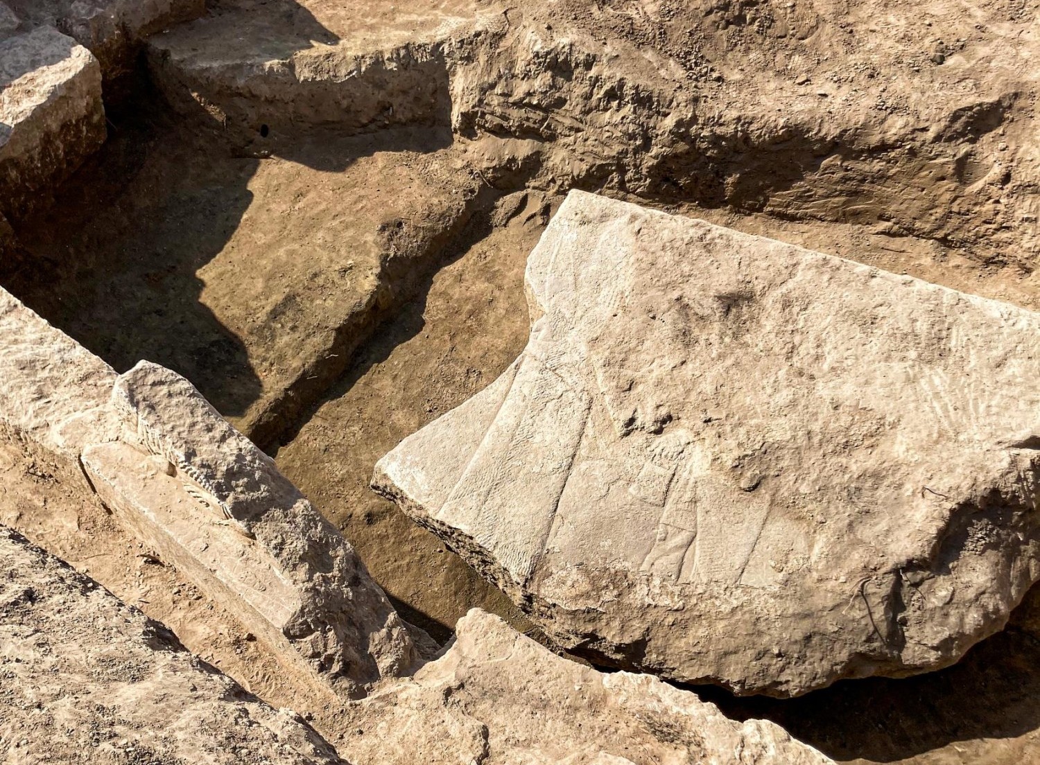 Fragment des entdeckten Reliefs.