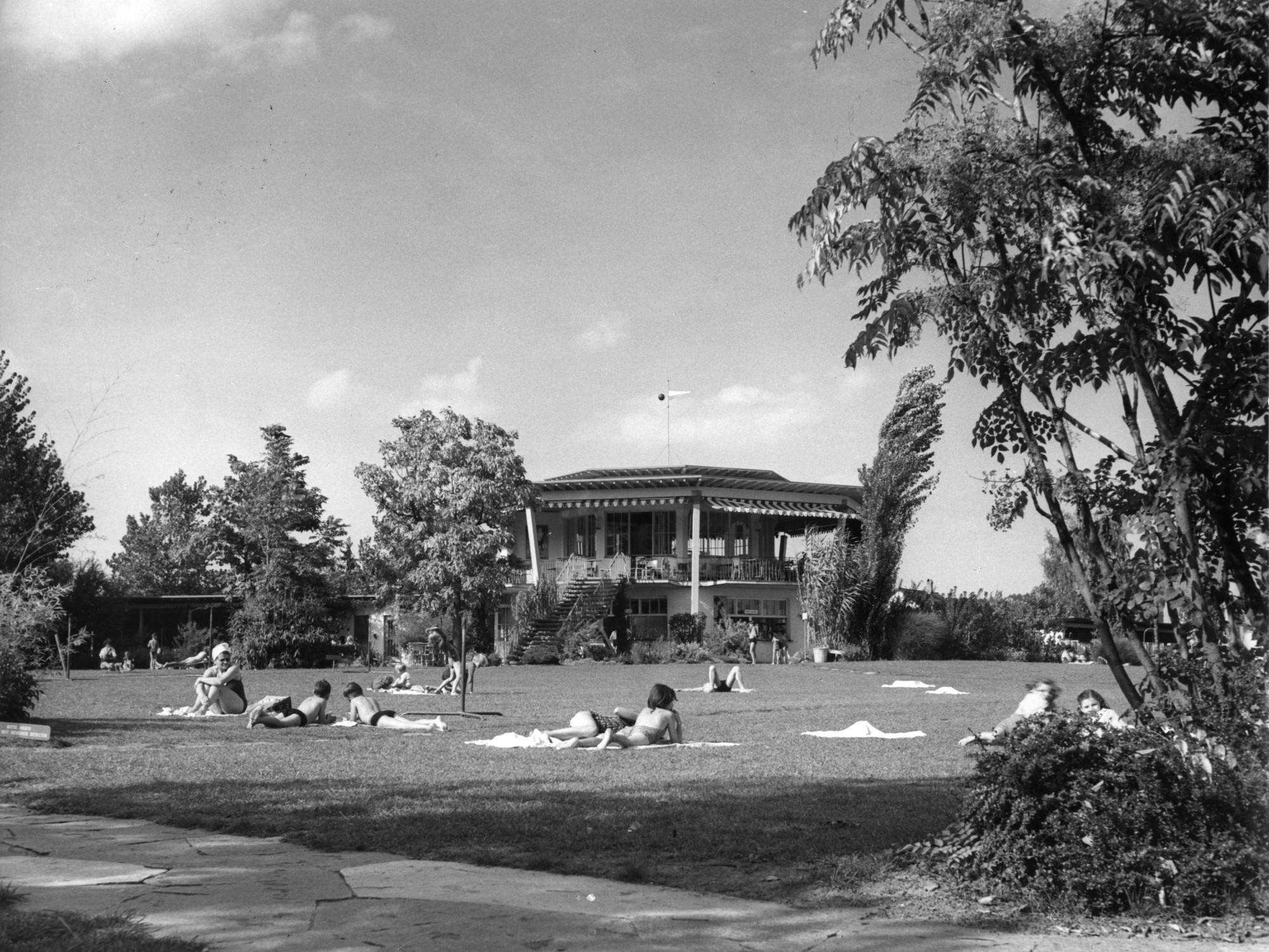 Pavillon im Freibad Letzigraben.