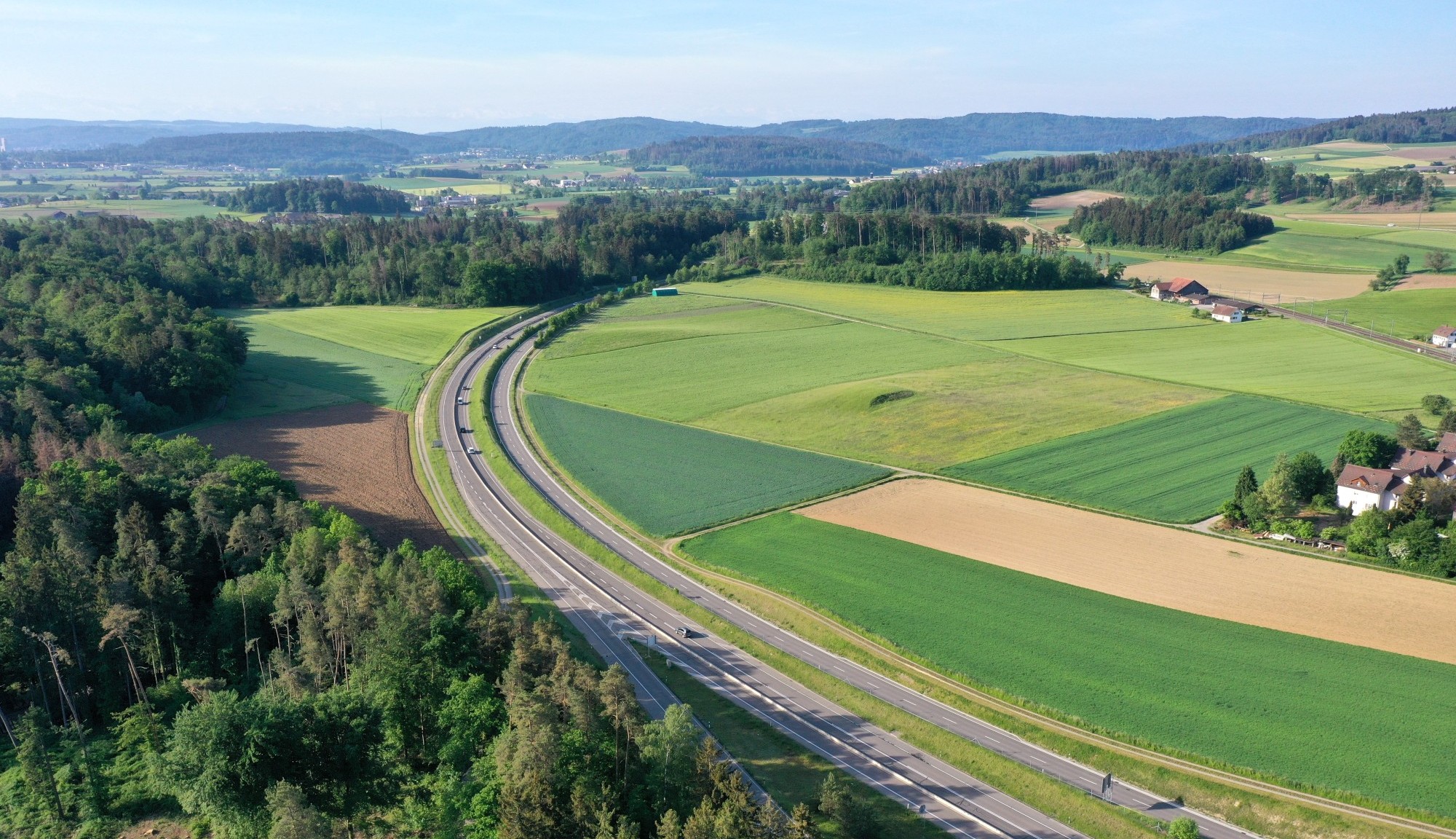 Autobahn A4 bei Henggart ZH
