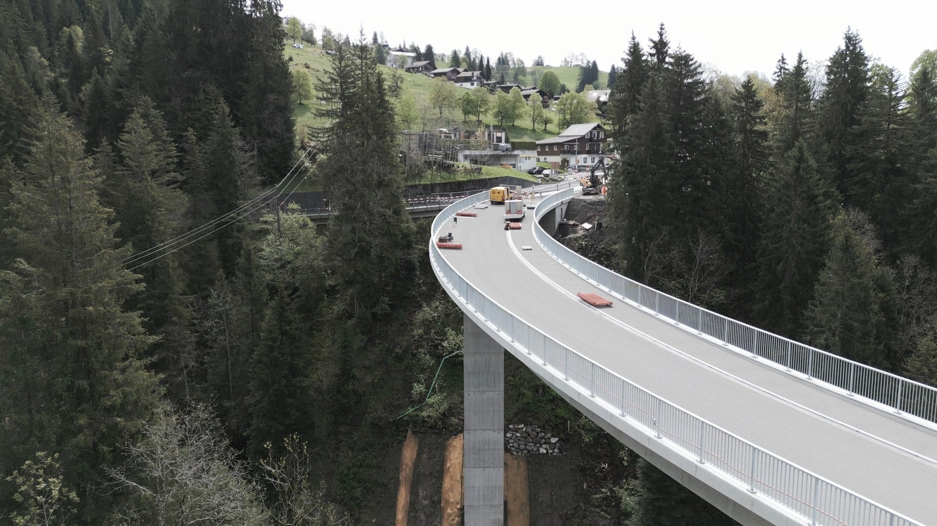 Neue Sagigrabenbrücke in Beatenberg