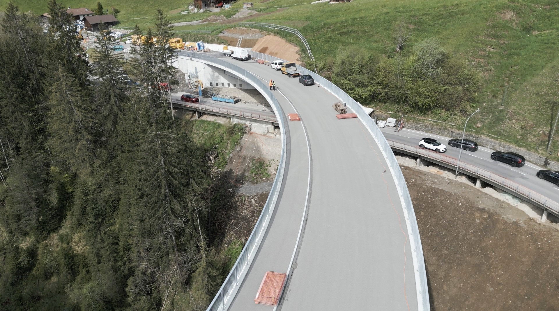 Neue Sagigrabenbrücke in Beatenberg