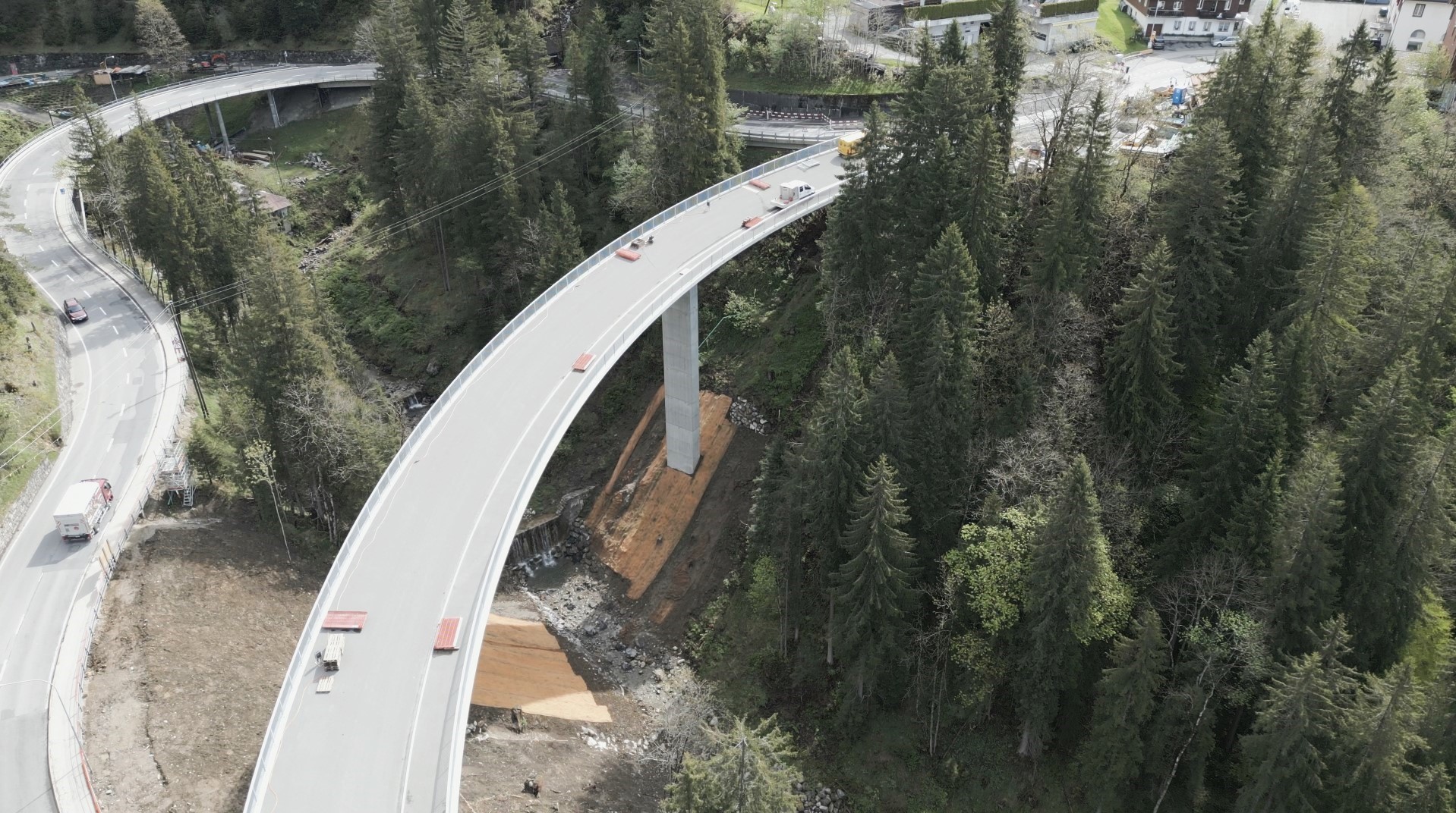 Neue Sagigrabenbrücke in Beatenberg