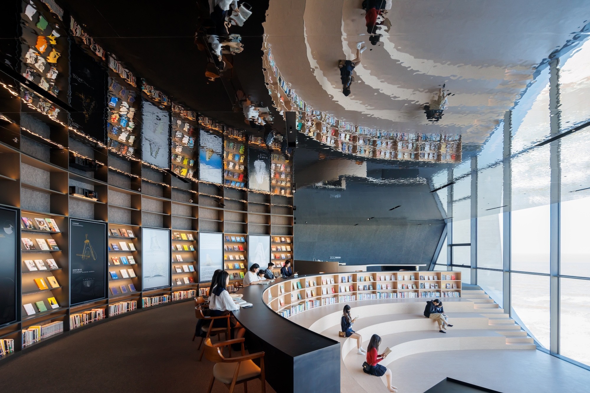 Bibliothek im Sun Tower