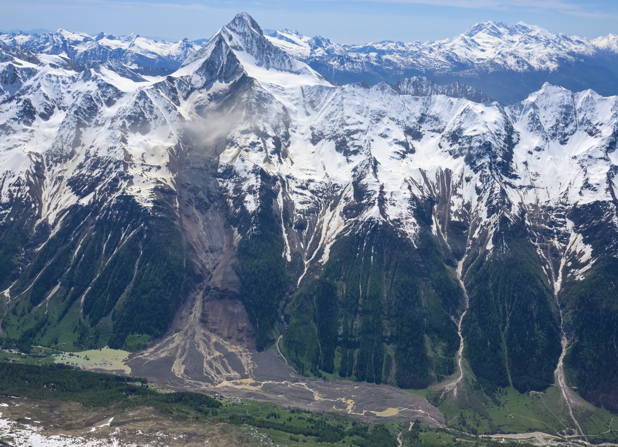 Bergsturz am Bietschhorn auf Blatten im Lötschental.