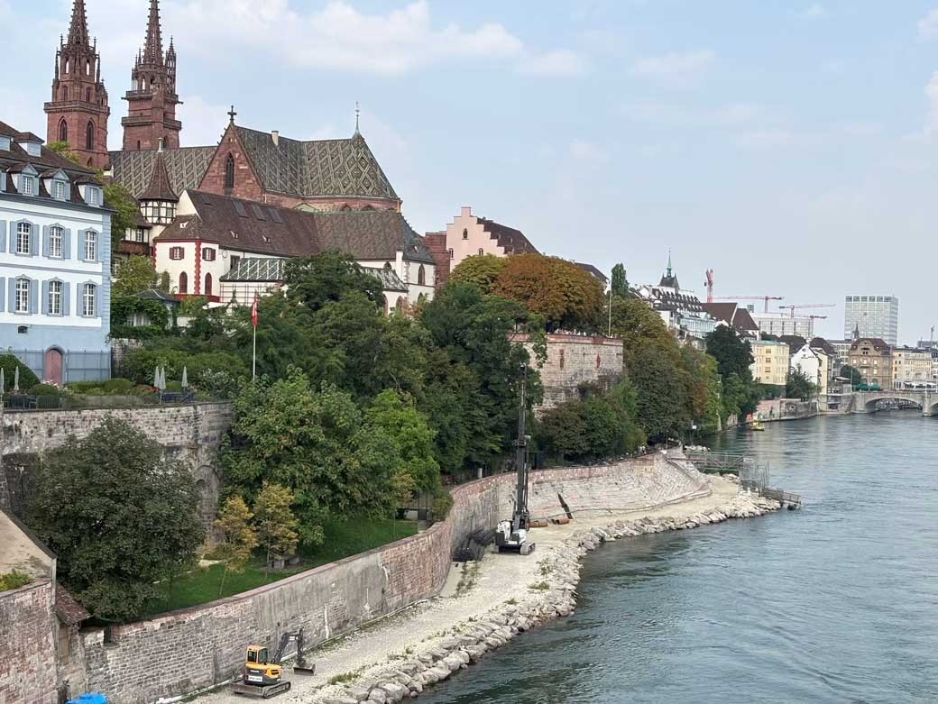 Sicherung der Rheinuferböschung in Basel