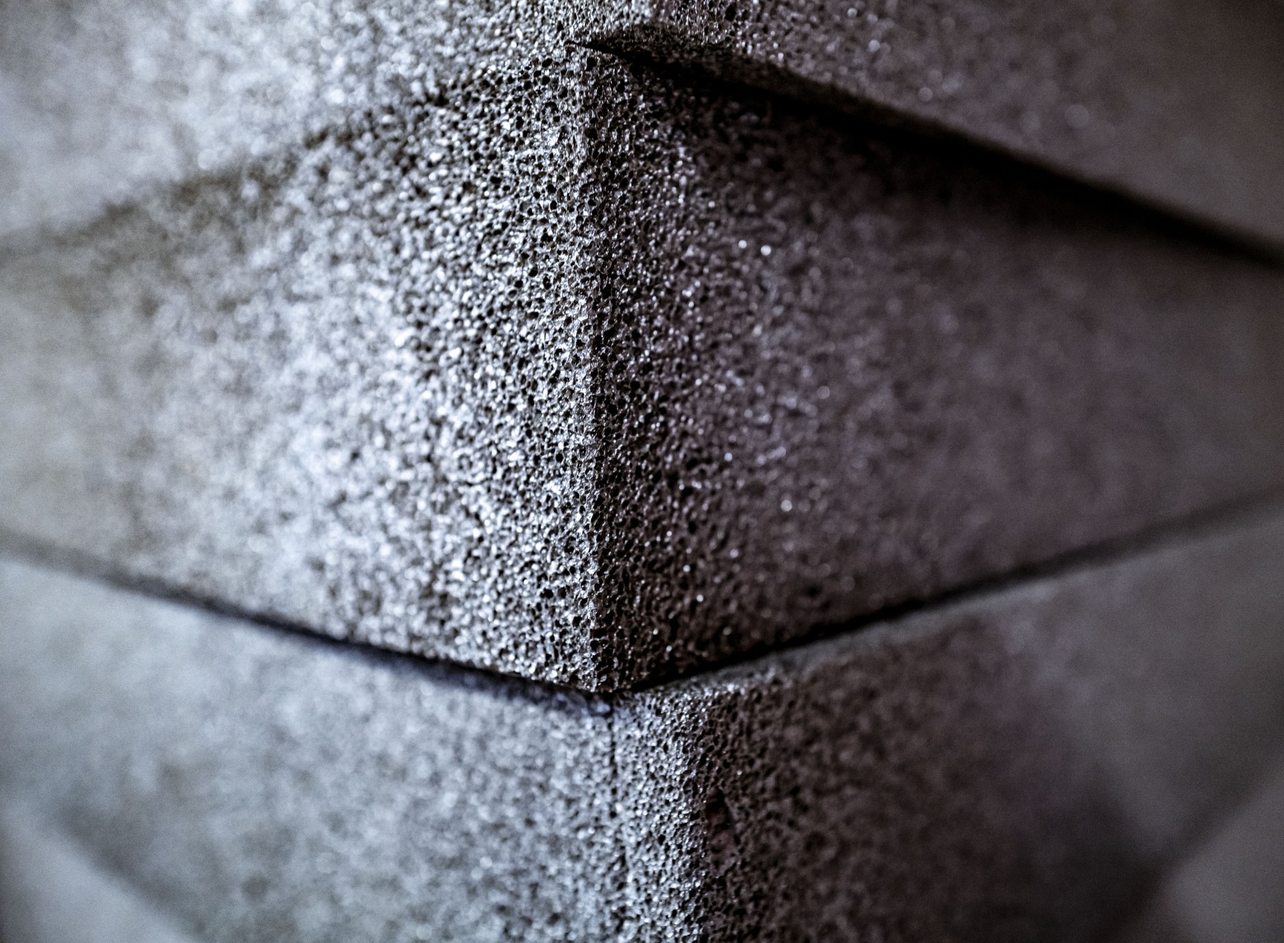 Schaumglas-Block in Detailansicht