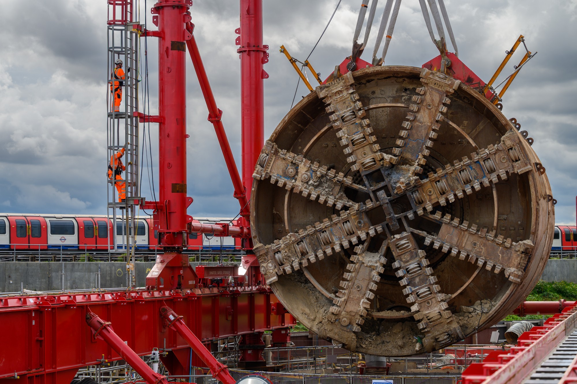 Portalsystem mit TBM-Element aus der Nähe.