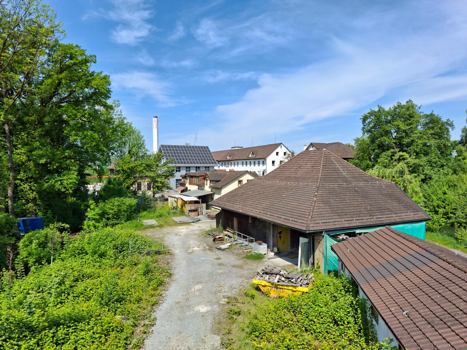 Herzogenmühle gesehen von der Nordrampe der Brücke über die A1