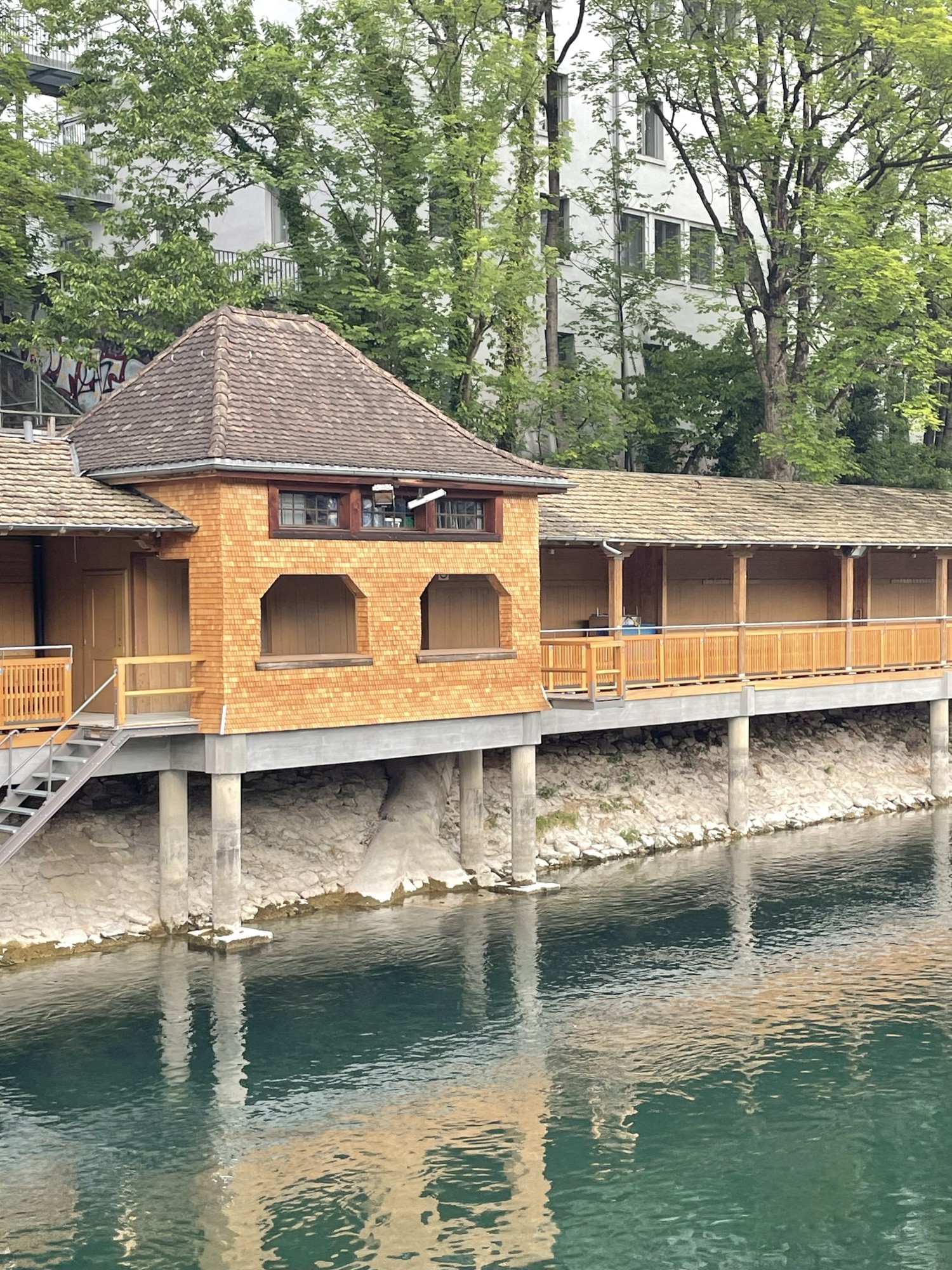 11_Flussbad Unterer Letten nach Instandsetzung Fassade close