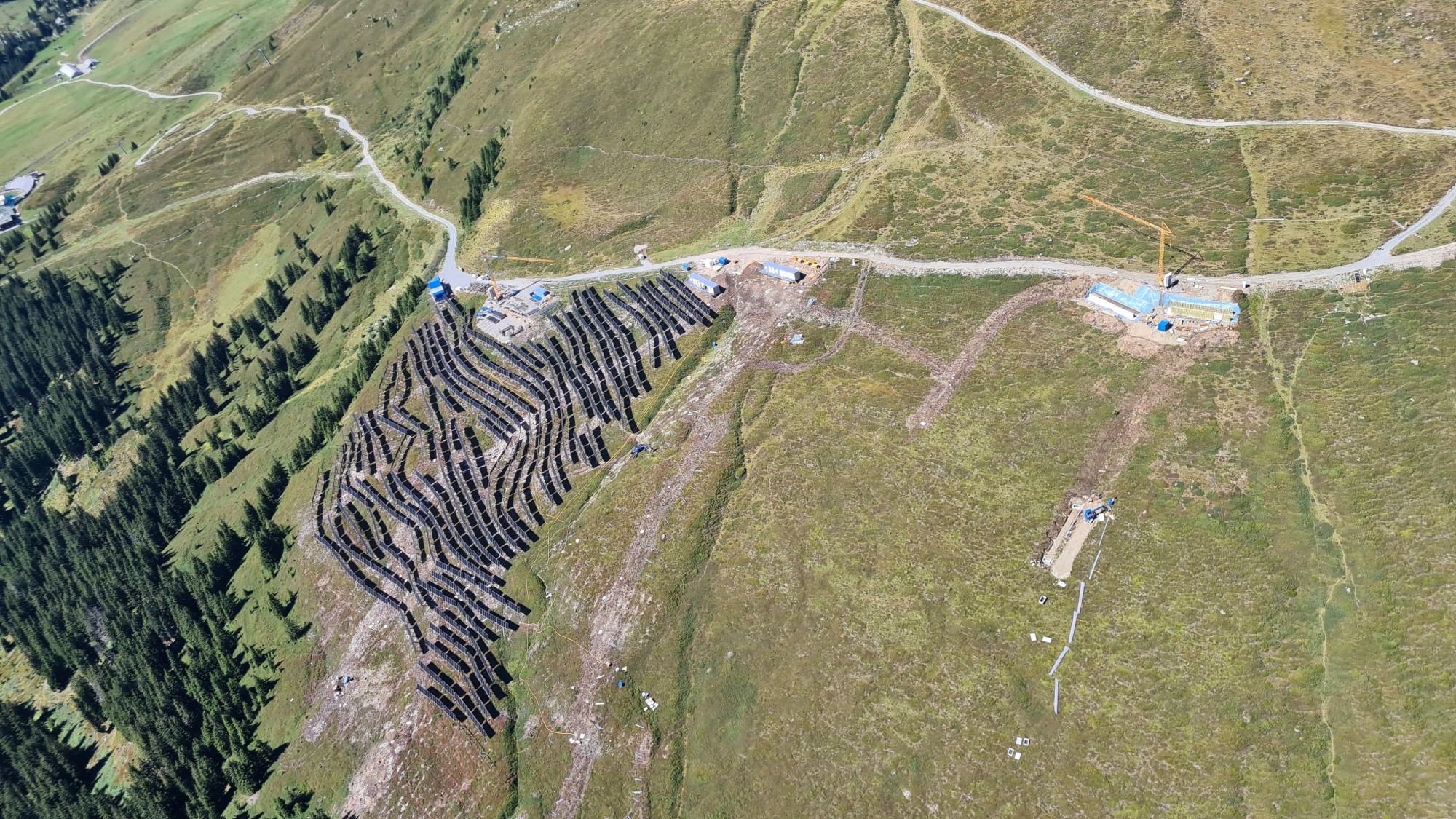 Alpine Solaranlage Madrisa Solar im Prättigau