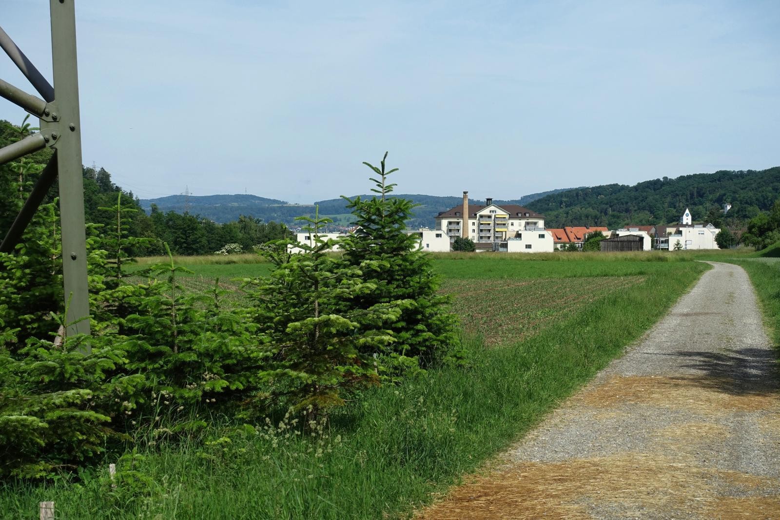 Bis heute überragt die Spinnerei das Dorf Glattfelden