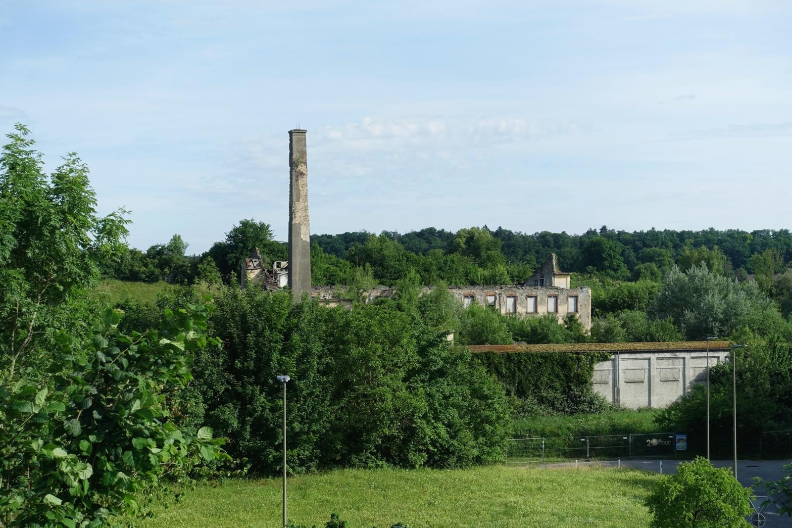 Das üppige Grün bringt das Jakobstal im Sommer fast zum Verschwinden