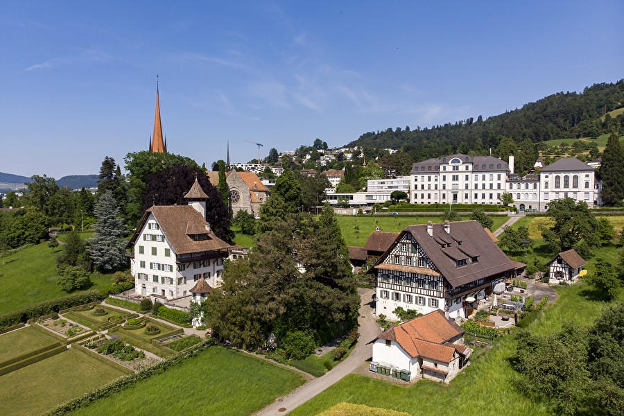 Blick auf den Zurlaubenhof in der Stadt Zug