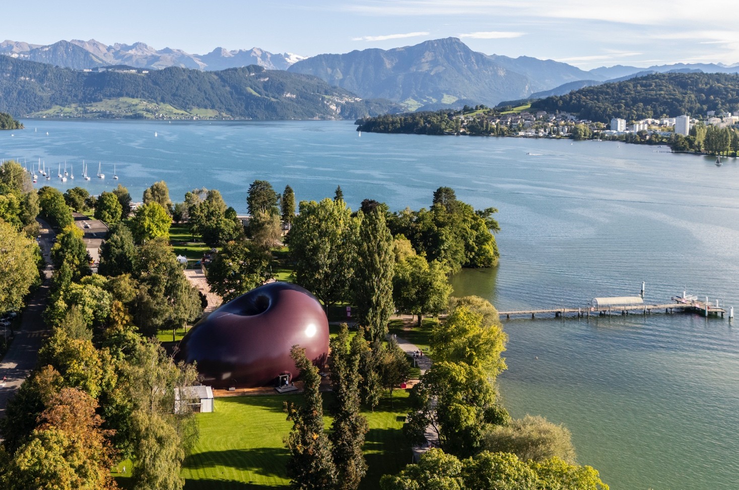 Ark Nova in Luzern aus der Vogelperspektive am Vierwaldstättersee.