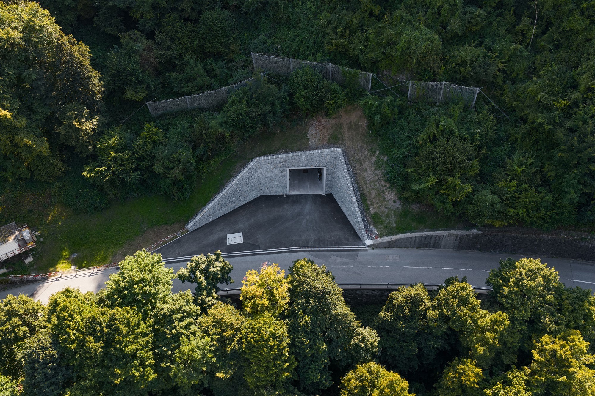 Blick auf das Portal Tiefenwinkel