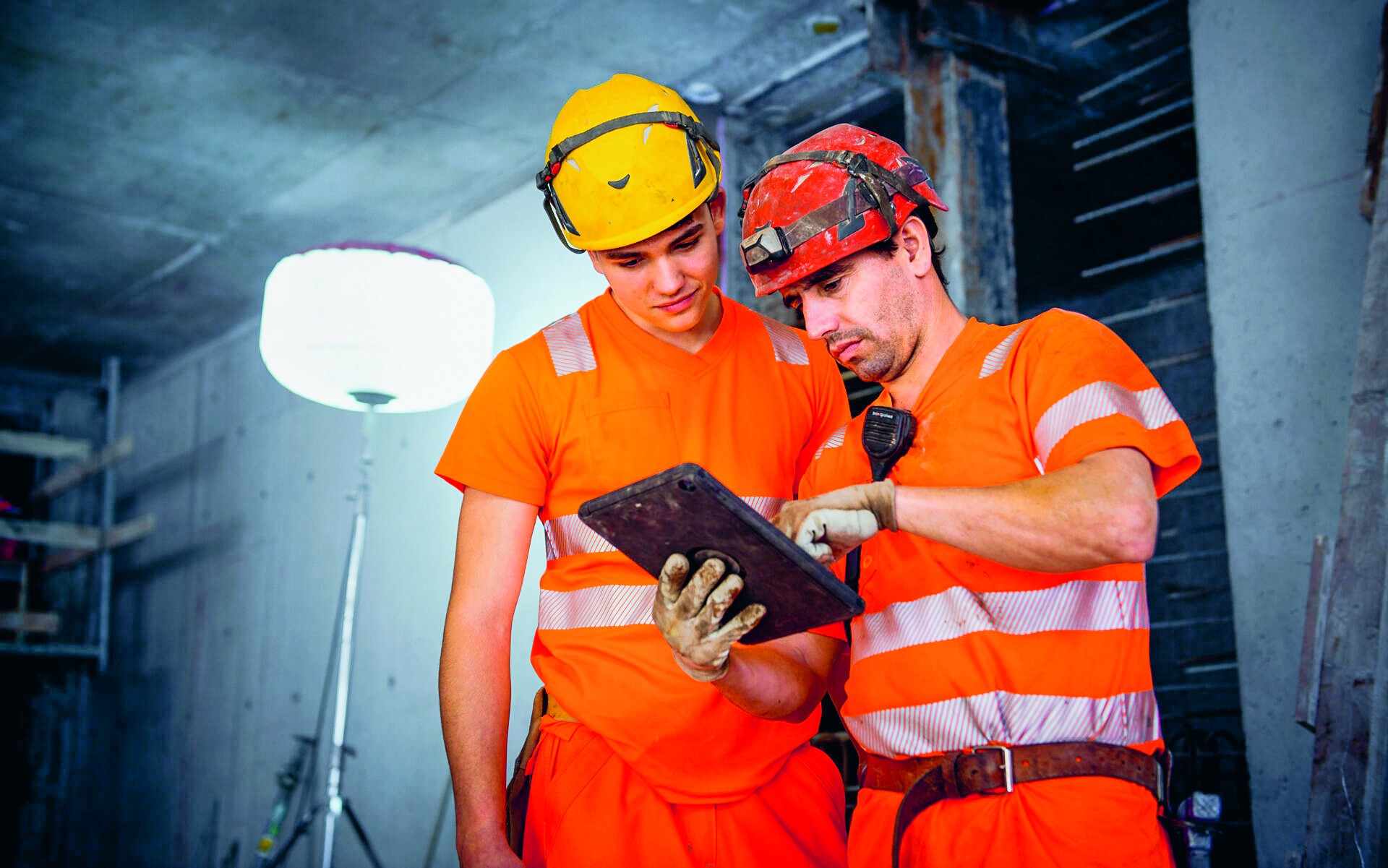 Digitalisierung auf dem Bau, Baupläne werden zunehmend auf dem Tablet gelesen.