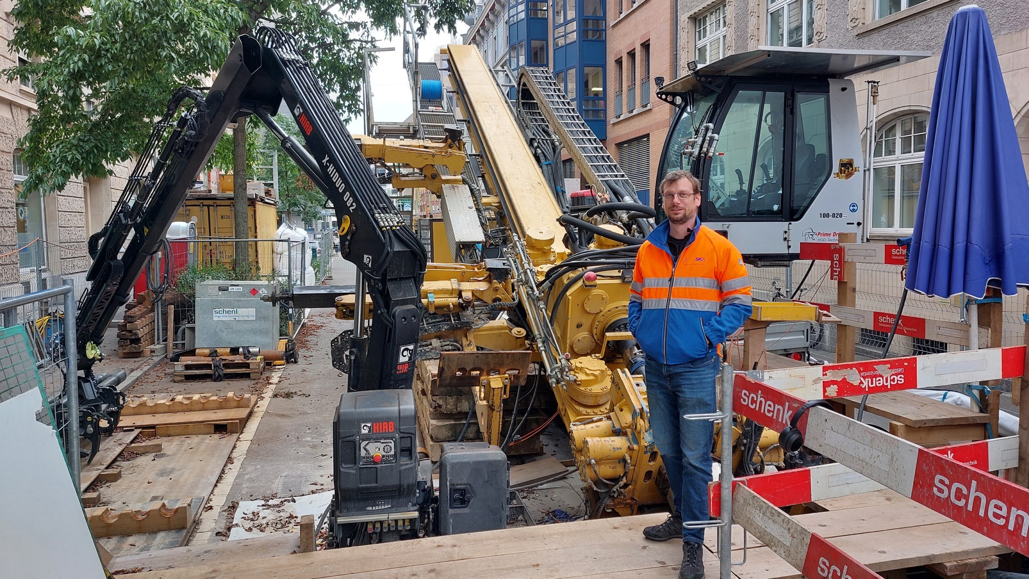 Spülbohrung für Hochspannungsleitung unter dem Seegrund in Zürich: Bohrgerät mit Gestängerohren