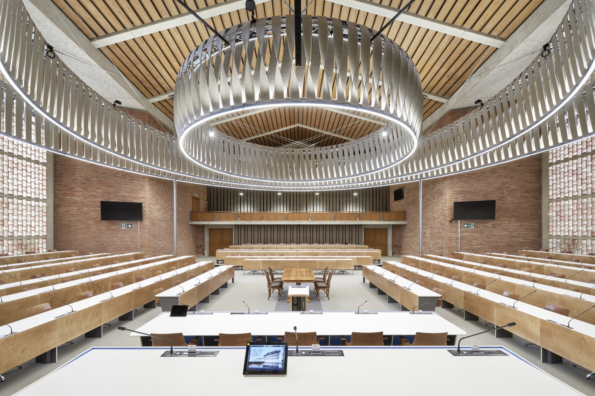Umnutzung der Bullingerkirche Zürich zum provisorischen Rathaus