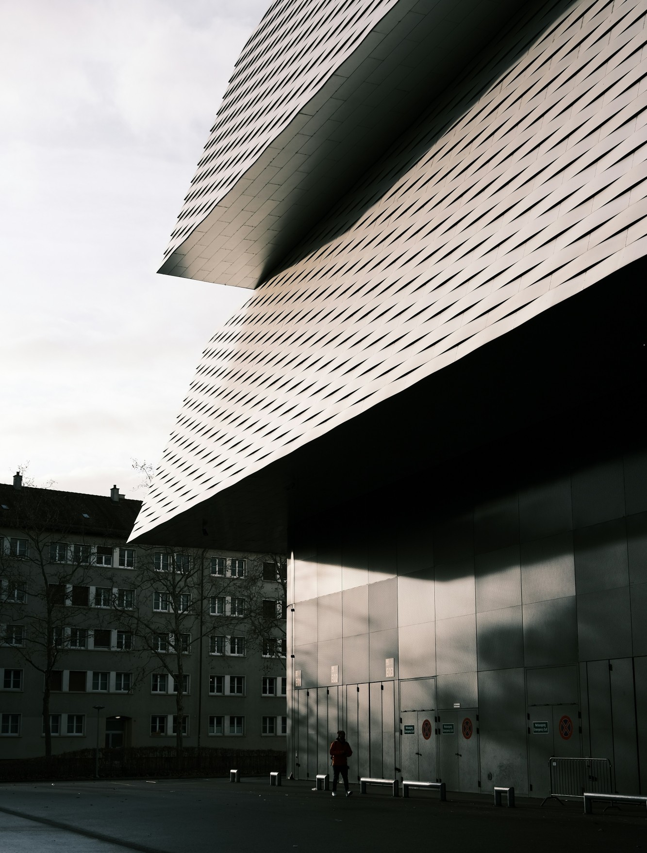 Aussenfassade eines Gebäudes der Messe Basel