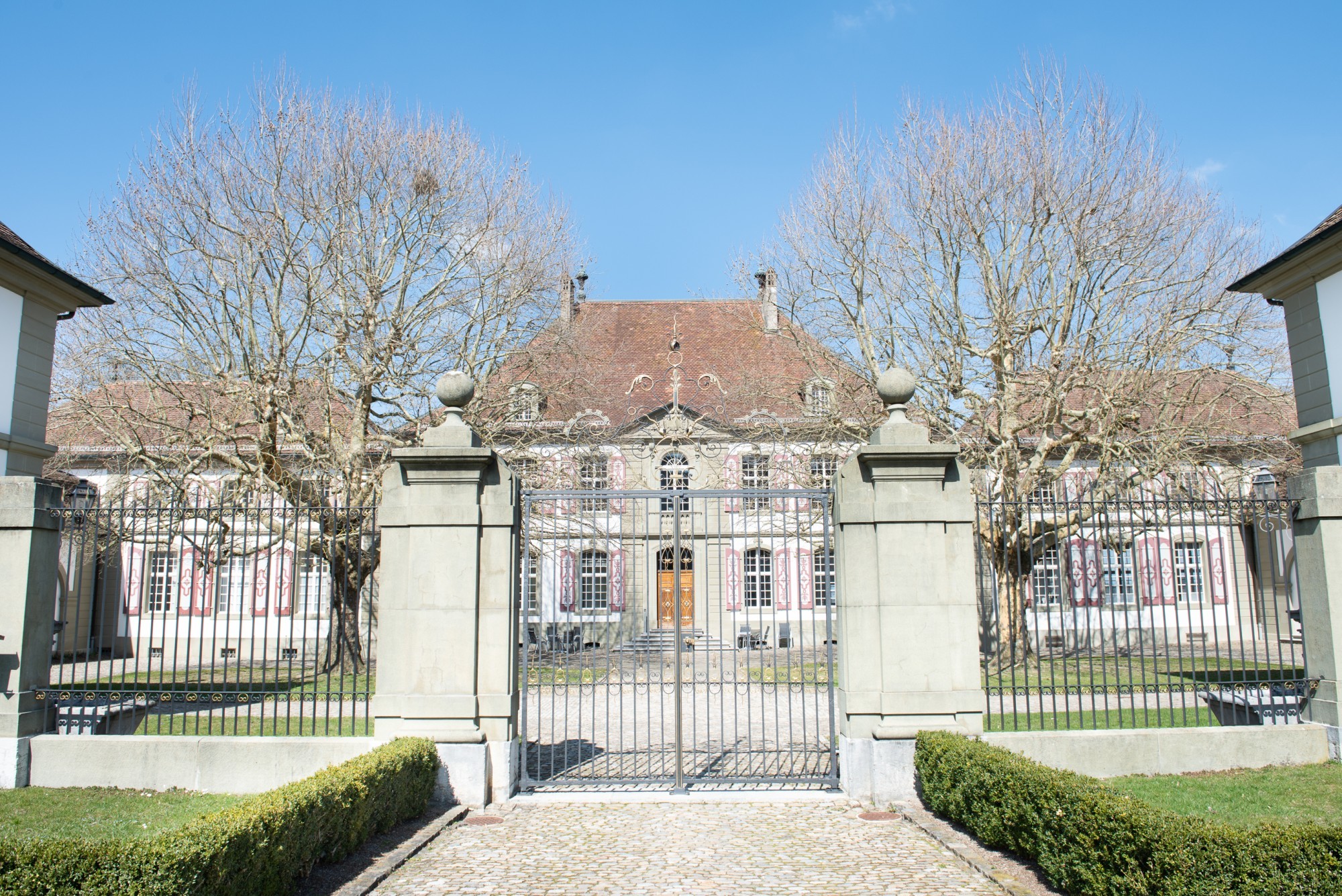 Tor zum Schloss der JVA Hindelbank