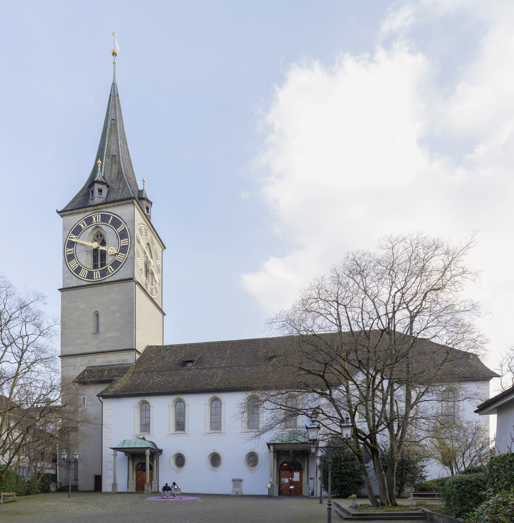 Die Kirche St. Peter in Zürich.