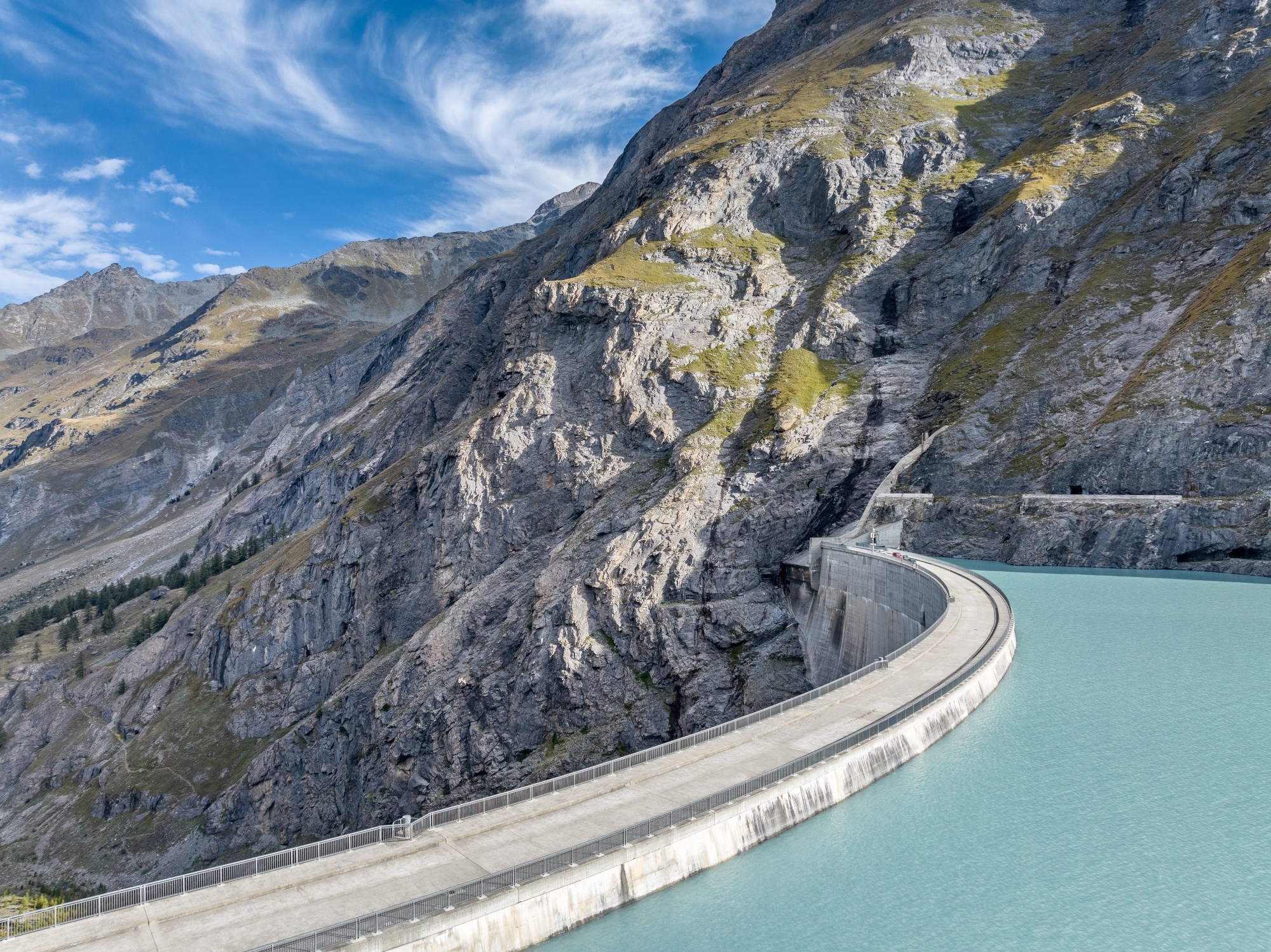Staumauer_Mauvoisin_Volle_Aufloesung_054