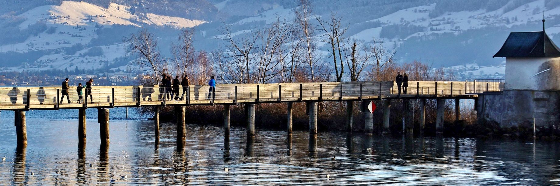 2021-rapperswil-bruecke-winter-schnee-copyright-zurichtourismus