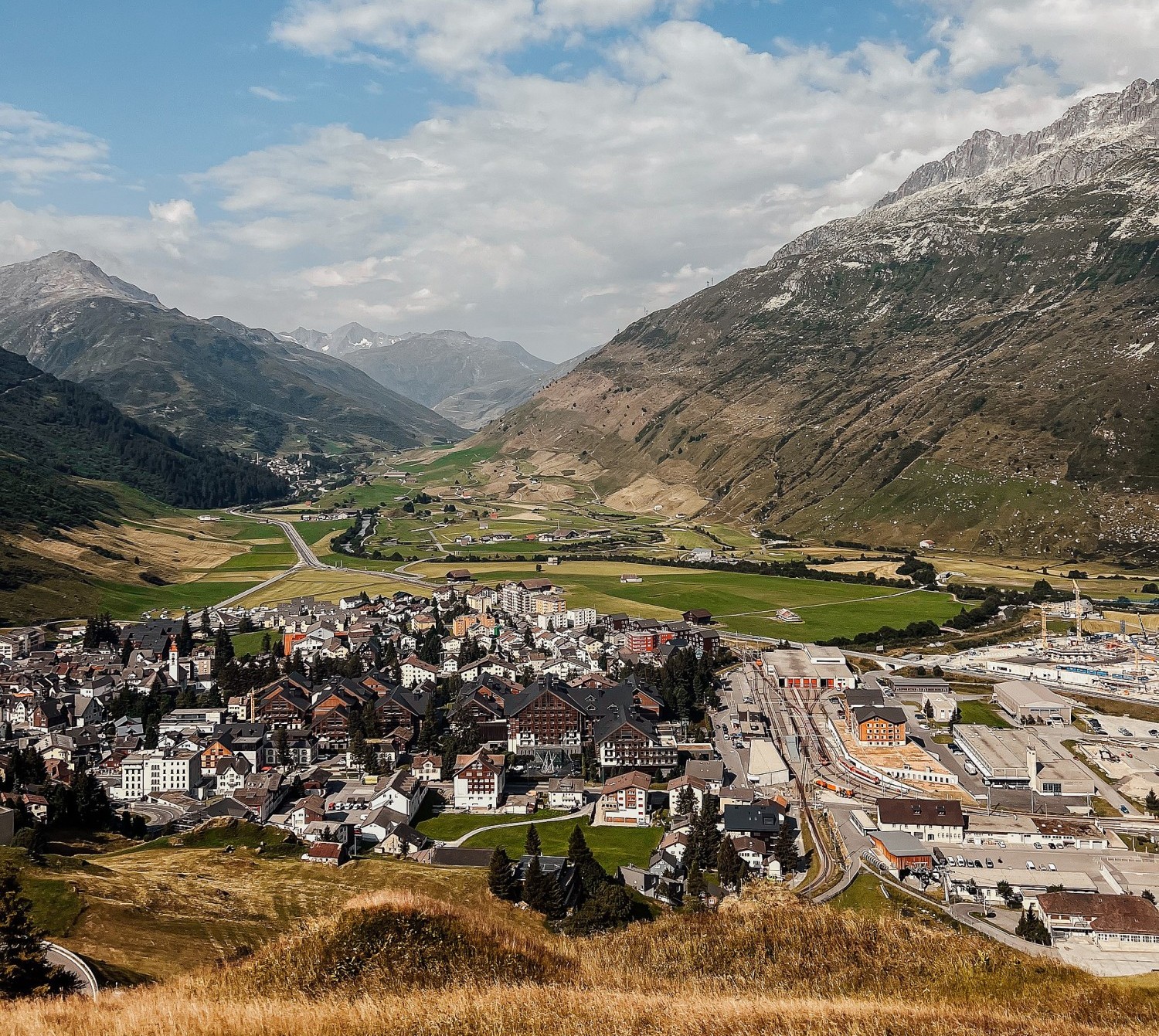 Blick auf Andermatt im Juli 2022