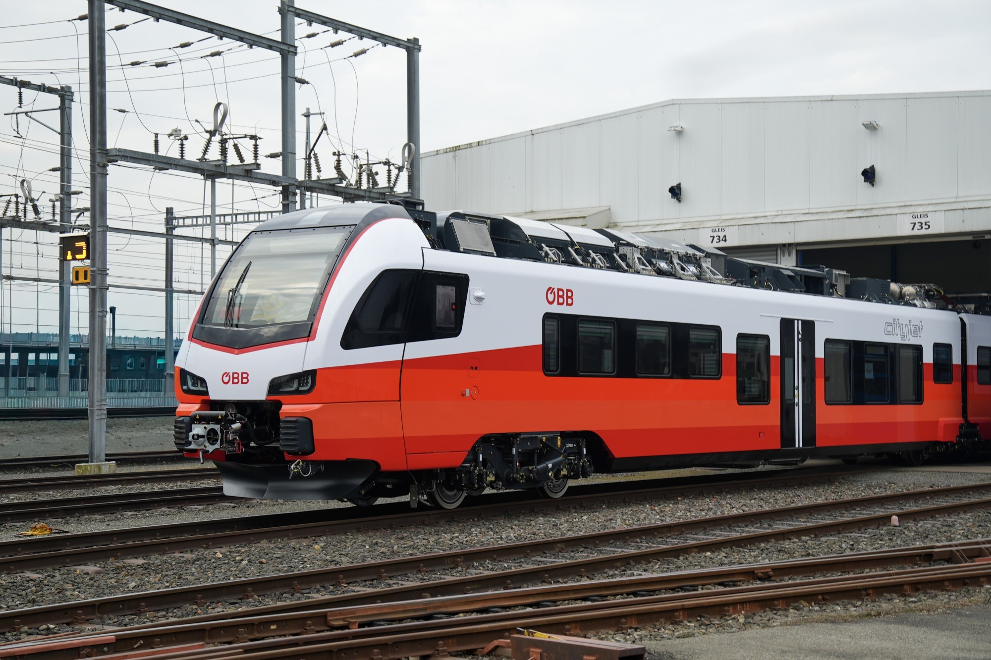 FLIRT Akku von Stadler für ÖBB