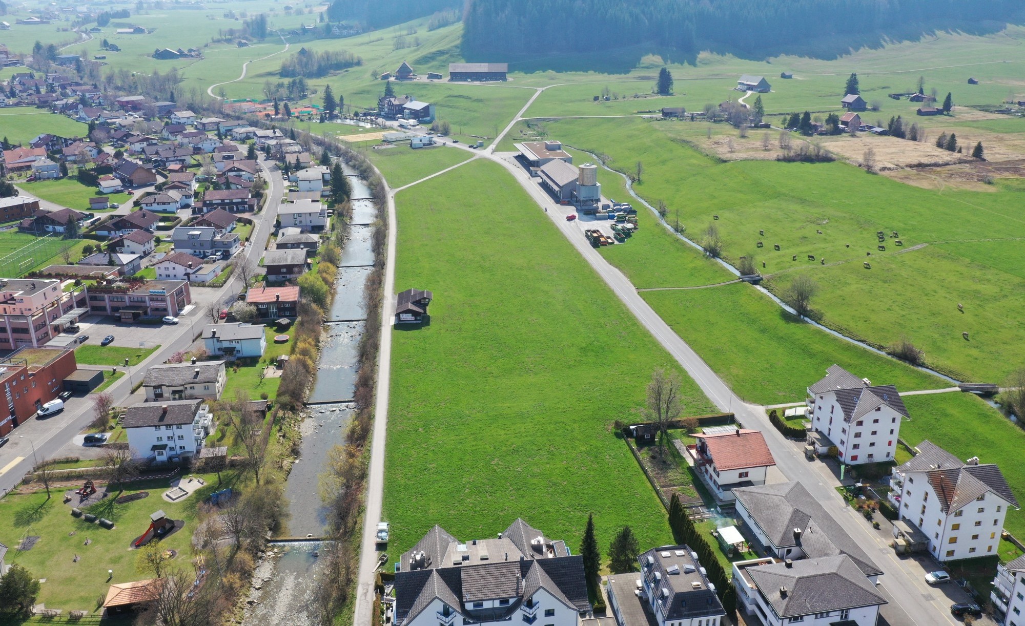 Das Areal des geplanten Sportzentrums Allmeind in Einsiedeln.