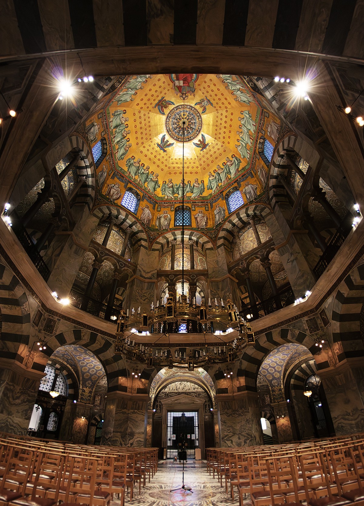 Akustikmessungen im Dom von Aachen