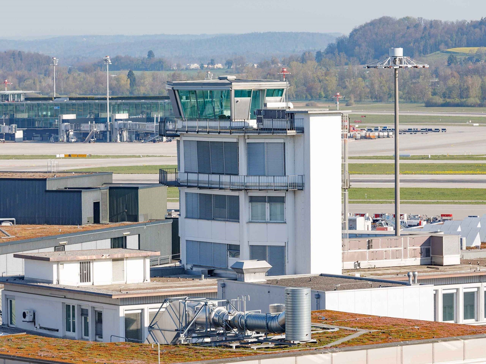Alter Tower am Flughafen Zürich