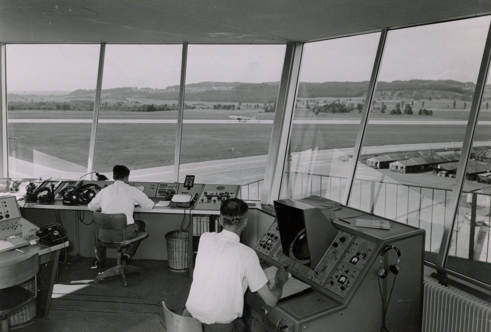 Blick aus dem Tower am Flughafen Zürich um 1950