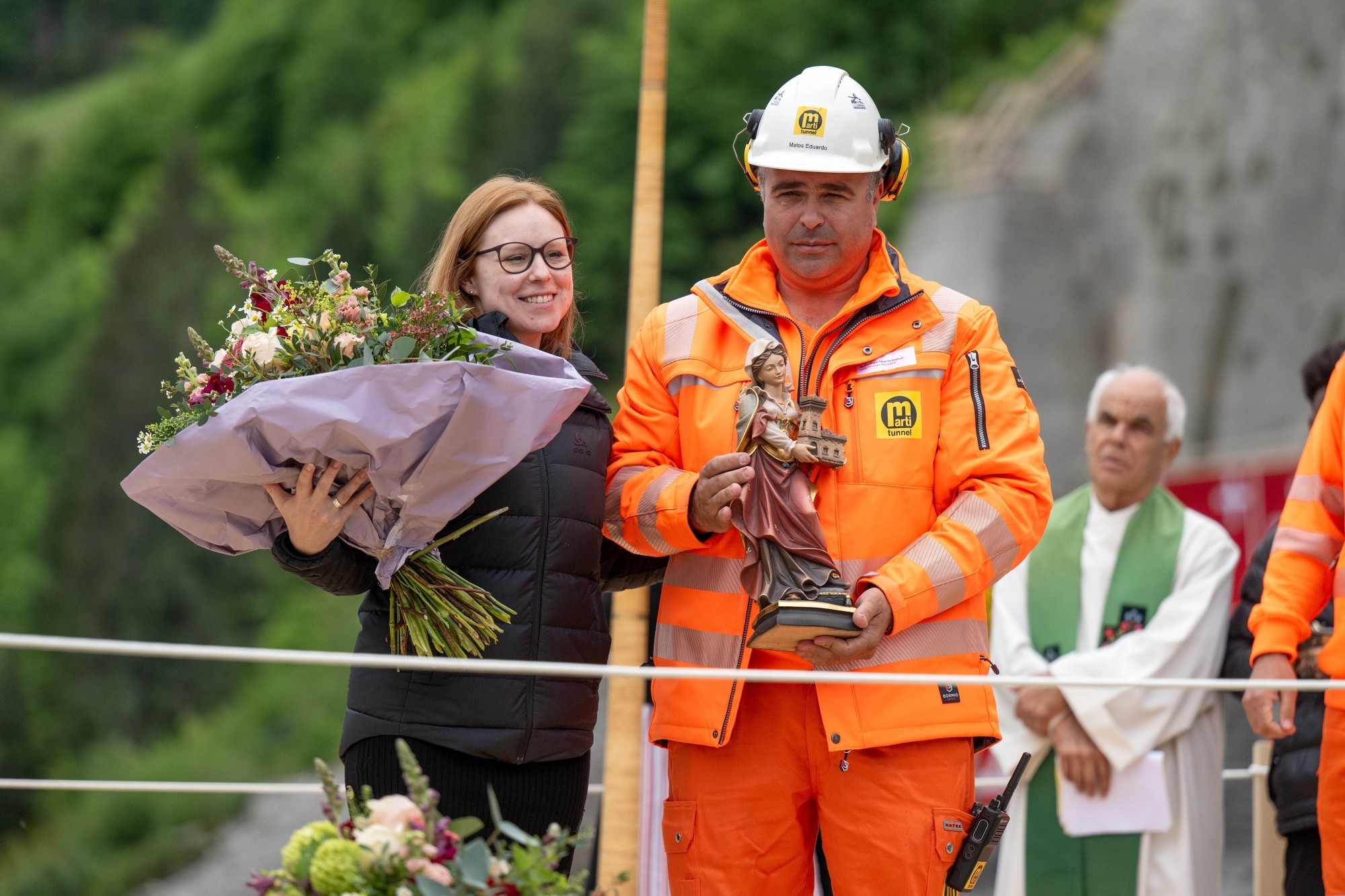 Tunnelpatin Nina Christen und Sprengmeister