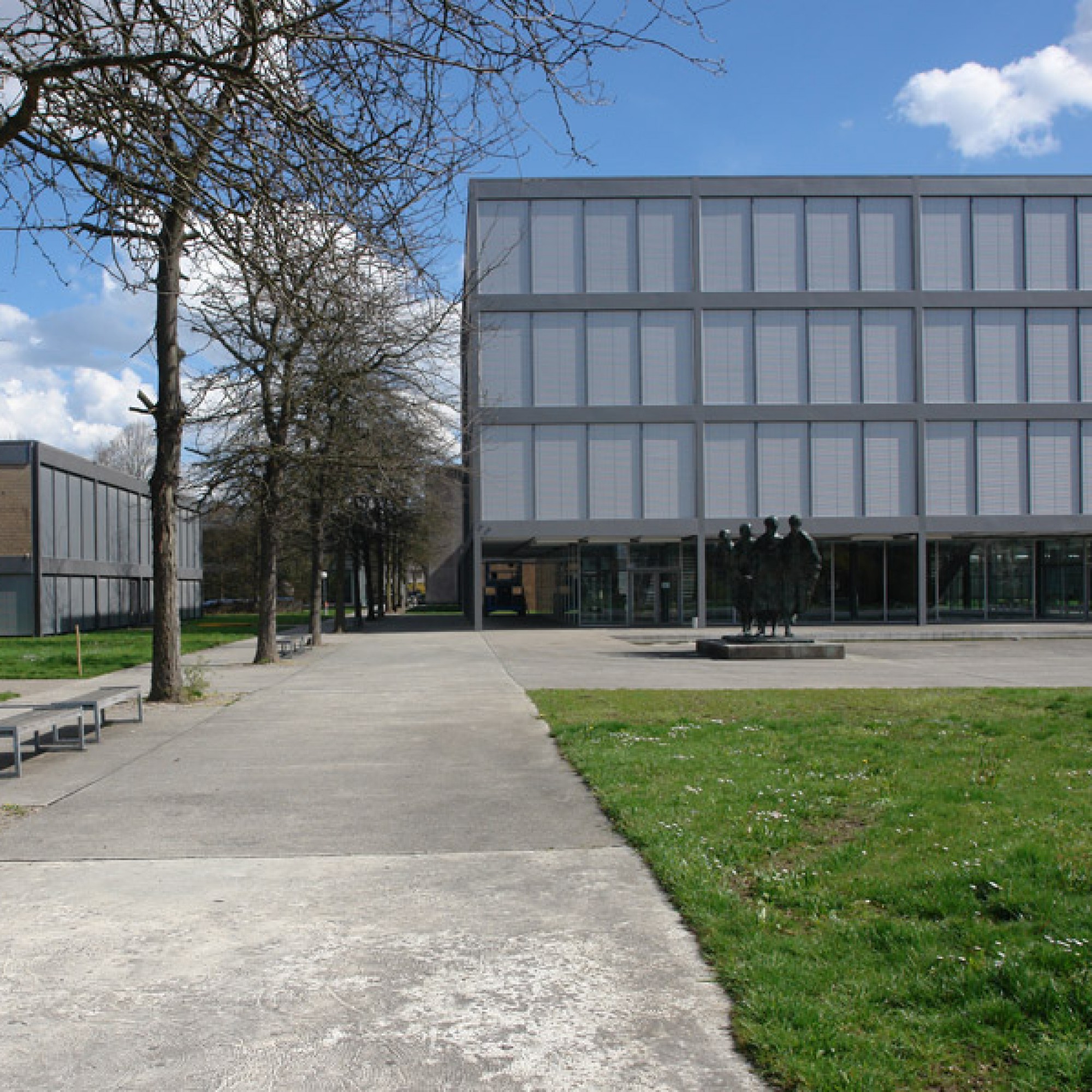 Aargauer Architekturjuwel:  Fritz Hallers Gymnasium in Baden. (Port(u*o)s, wikimedia, CC)