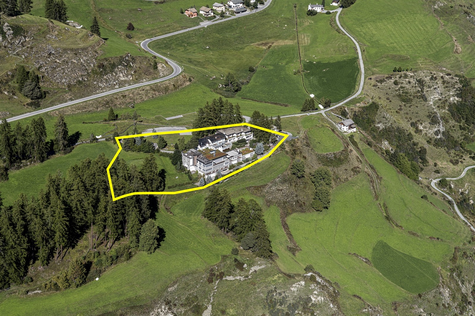 Luftbild von Resort-Standort in Ftan