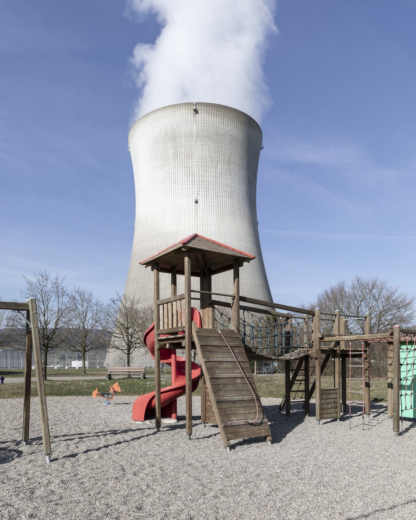 Bild-14_Rückseite_Kernkraftwerke_(C)-Julian-Salinas